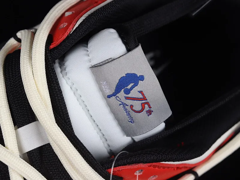 All Categories Nk SB Dunk Series Nk SB Dunk Low Low-top sneakers Nk Dunk Low Buddhist Heart Sutra Chicago Customized version of deconstructed strap casual sneakers DD3363-100